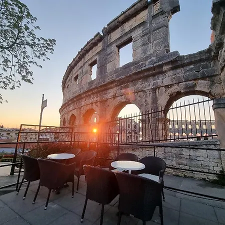 Pulabella Apartman *